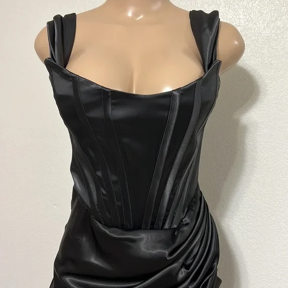 Gigii’s Dress - Picture 4 of 6